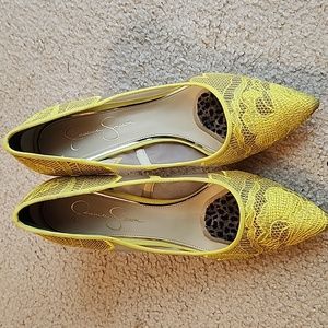 Jessica Simpson pumps